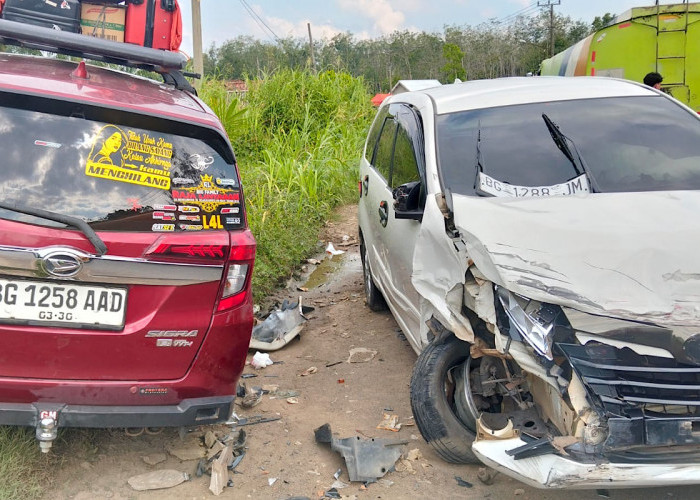 3 Mobil Tabrakan Beruntun Saat Arus Balik Lebaran di Lintas Belimbing Jaya, Ternyata Ulah Sopir Avanza 