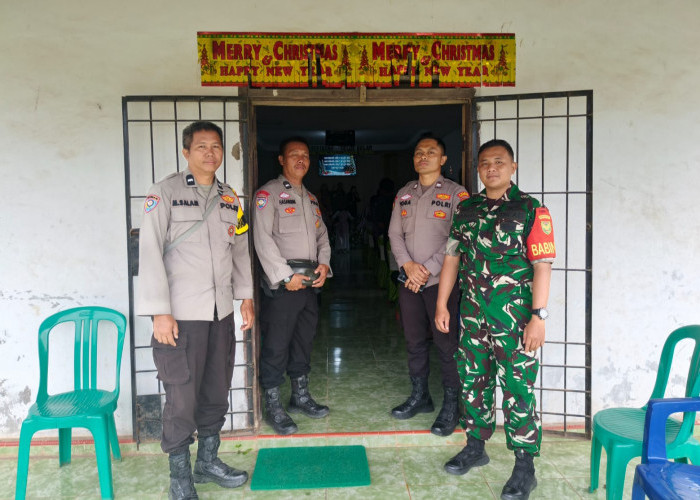 Personel TNI dan Polri Lakukan Pengamanan Kegiatan Umat Kristiani di Sejumlah Gereja di Kabupaten OKI