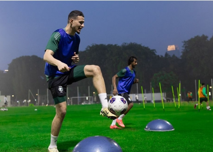 Hujan Petir Warnai Latihan Perdana Arab Saudi, Kondisi Terkini Jelang Lawan Timnas Indonesia