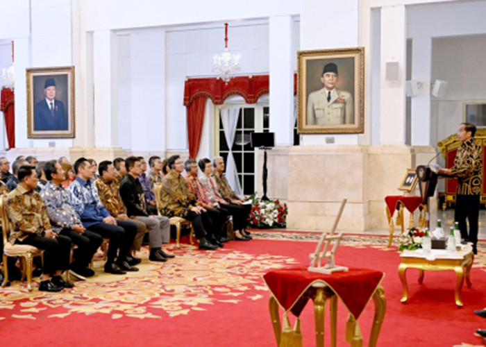 Menteri AHY Dampingi Presiden Jokowi Terima Agricola Medal di Istana Negara