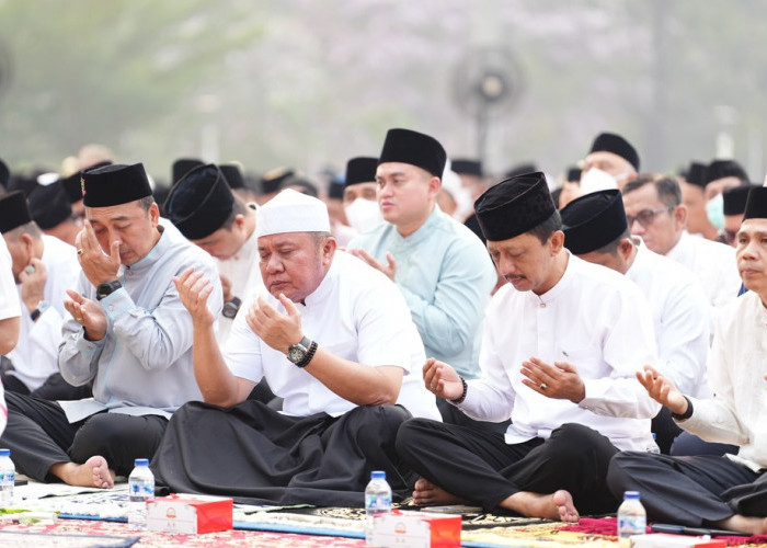 Lewat Salat Istisqa', Gubernur Sumsel Ajak Warga Perkuat Doa dan Gotong Royong Hadapi Musim Kemarau