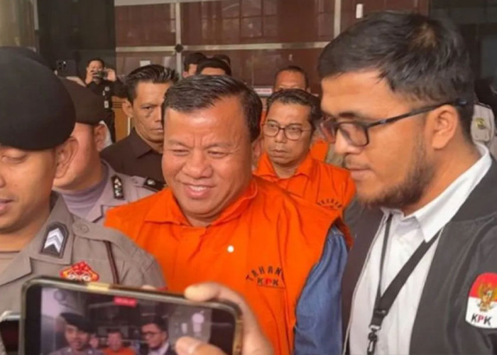 Usai Jalani Pemeriksaan, Bupati-Sekda Kuansing Langsung Ditahan KPK