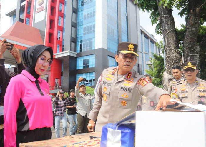 Polda Sumsel Kirim Bantuan untuk Korban Banjir Sumut, 5 Truk Logistik Diberangkatkan ke Tapanuli Selatan