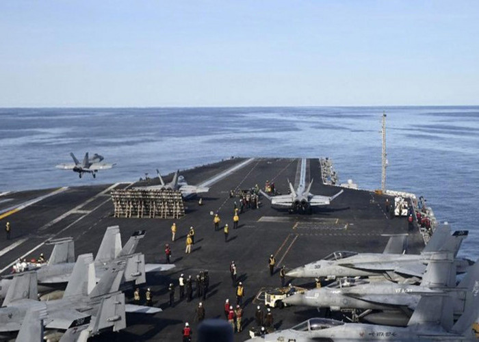 AL Diserang, Militer AS Serang Kapal Tanker Iran di Selat Hormuz