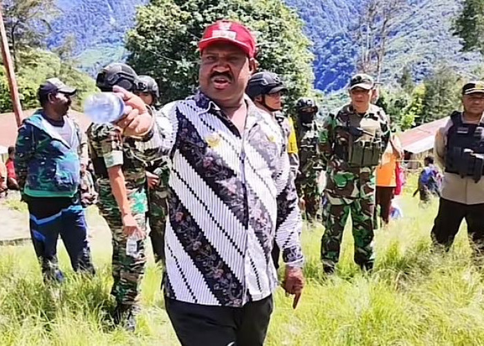 UPDATE, Bupati Bangga Pilot Yosep Terbang Ditengah Ancaman KKB, Willem Wandik: Papua Maju Anak Wajib Sekolah  