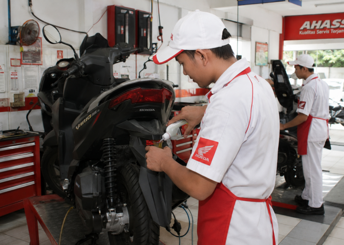 Oli, Rem, Ban, dan Lampu, Ini 4 Komponen Motor Honda yang Harus Rutin Diperiksa