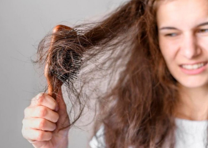 Keramas, Menyisir Rambut dan Memotong Kuku Saat Haid Dilarang? Berikut Penjelasannya