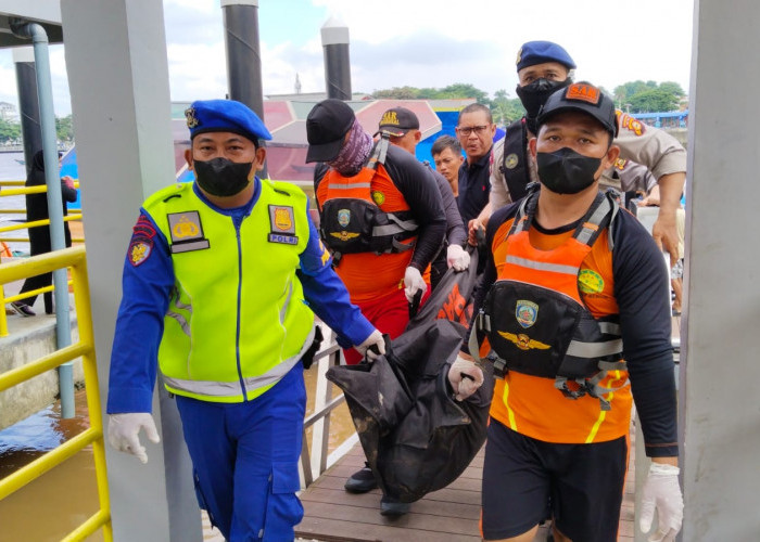  Hari Kedua Pencarian, Tim SAR Gabungan Temukan ABK Kapal Jukung yang Terbakar dan Meledak di Sungai Musi