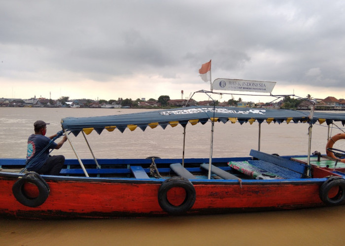 Perahu Ketek, Moda Transportasi di Sungai Musi Palembang yang Nyaris Hilang 