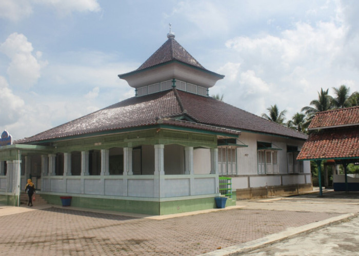 Masjid Raudhatus Sa’Adah Musi Rawas Ternyata Dirancang Presiden Soekarno, Mirip Masjid Jamik Bengkulu