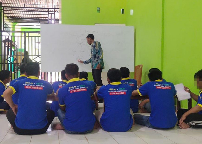 Ikut Sekolah Kejar Paket di Lapas, 215 Warga Binaan Sumsel semangat Belajar