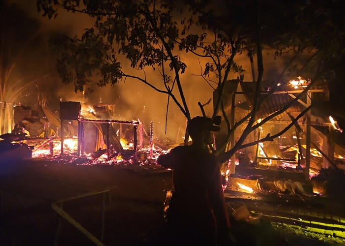 2 Rumah di Pulau Semambu Ogan Ilir Ludes Terbakar Dini Hari, 1 Korban Tewas Terpanggang