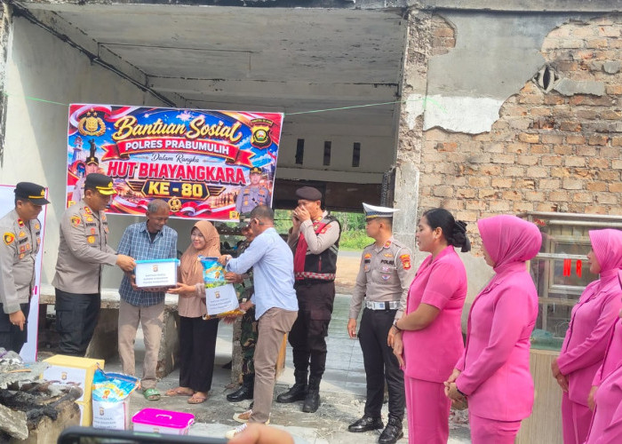 Kapolres Prabumulih Beri Dukungan untuk Korban Kebakaran, Warga Apresiasi Kepedulian Polisi