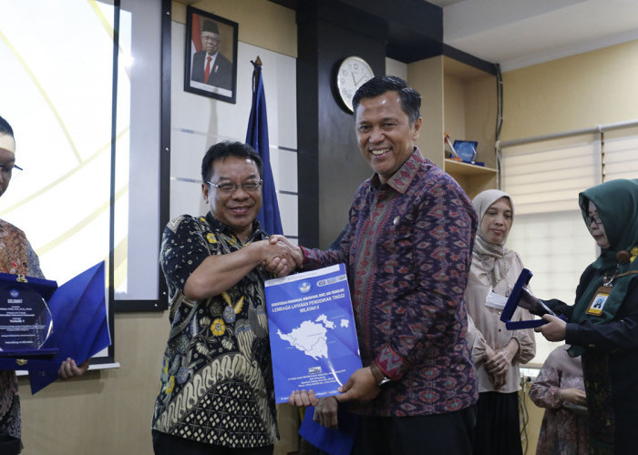 Dosen UBD Palembang Raih Anugerah Academic Leader 2024 LLDIKTI II