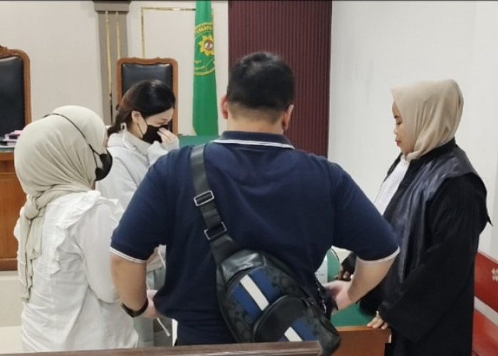 Suap Rp13 Miliar Proyek Chromebook dan Smartboard, Fika Dituntut 2 Tahun 2 Bulan, Cory 2 Tahun Penjara
