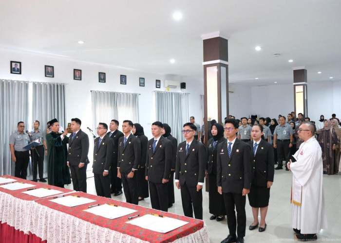 Kakanwil Kemenkum Babel Lantik 11 ASN dan Pejabat Fungsional, Tekankan Integritas serta Pelayanan Publik