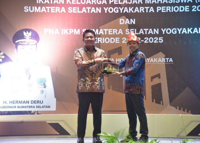 Kukuhkan Pengurus IKPM dan PNA IKPM Sumsel-Yogyakarta, Gubernur Sumsel Beri Motivasi untuk Mahasiswa