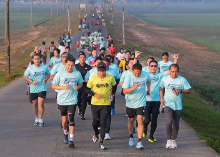 Meriahkan Bhayangkara Ogan Ilir Fun Run, Bupati Panca Ikut Lari Bersama Ribuan Peserta