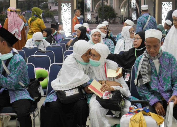 PPIH Debarkasi Palembang Sambut Kepulangan 359 Jemaah Kloter 6 di Asrama Haji Palembang