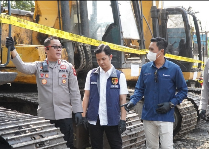 11 Pelaku PETI Ditangkap, Empat Ekskavator dan Lima Truk Batubara Disita Polisi