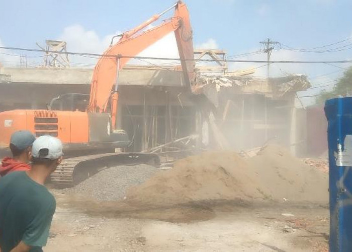 Langgar Perda Tak Kantongi Izin, Ruko 6 Pintu Milik Ko Afat Pengusaha Palembang Dibongkar Habis