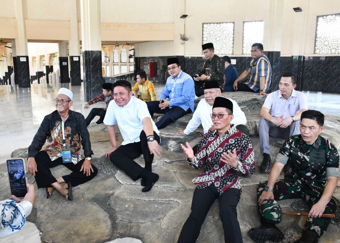 Gubernur Herman Deru Ingatkan CJH Siapkan Fisik, Dilarang Beli Makanan Diluar Asrama Haji, Obat Disediakan 