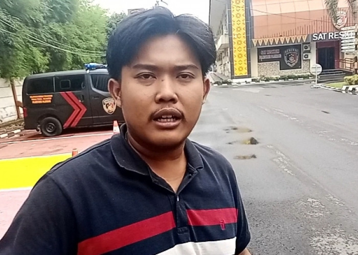 Tanya Minuman Dijawab Tidak Ada, 2 Pelaku Curas di Palembang Ini Malah Keluarkan Golok, Langsung Rampas Hp 