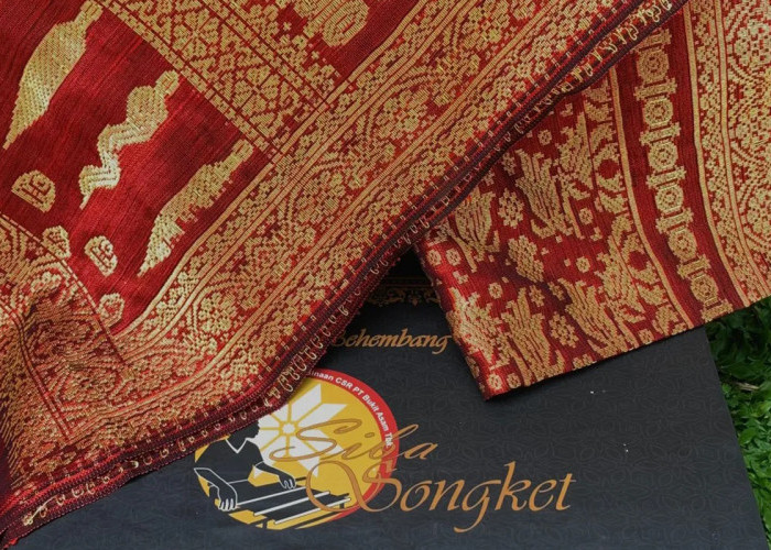 Ramah Lingkungan, Kerajinan Songket Binaan PTBA Gunakan Pewarna Alami Tingkatkan Nilai Jual