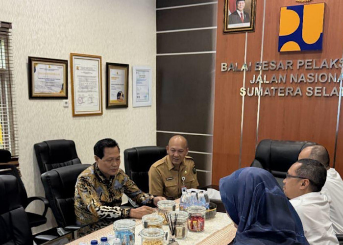 Bupati Targetkan Perbaikan Jalan Nasional di Wilayah Muara Enim Rampung H-10 Lebaran