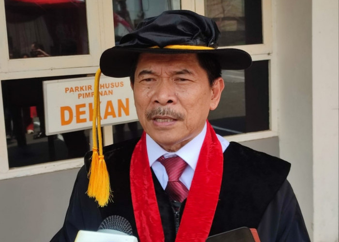 Unsri Kukuhkan Prof Febrian Sebagai Guru Besar Ilmu Hukum Konsitusi dan Perundang-Undangan