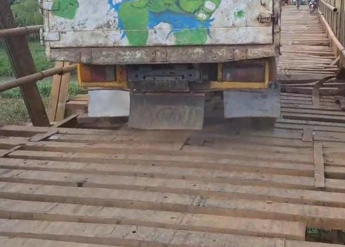 Harap Bersabar, Perbaikan Jembatan Penghubung di Banyuasin Ini Masih Proses Lelang
