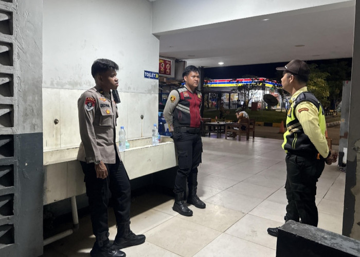 Respons Cepat 110 Polres OKI, Anak Pemudik Tertinggal di Tol Berhasil Dipertemukan Kembali