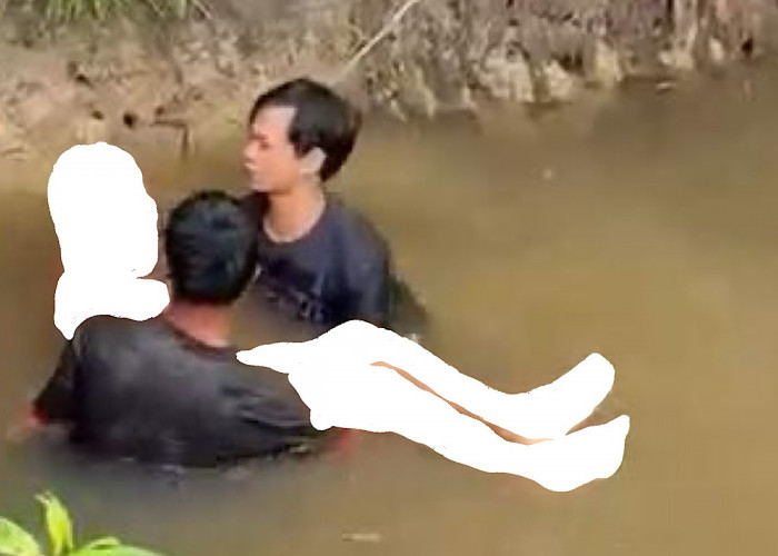 Warga Lubai Muara Enim Temukan Lansia Mengambang di Gorong-gorong, Kondisinya?  