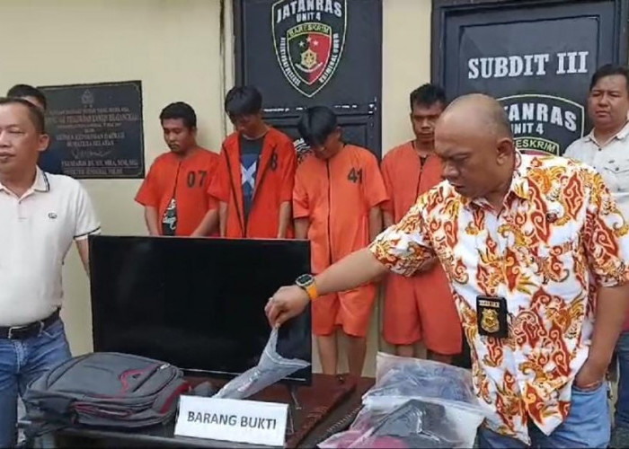 Jatanras Polda Sumsel Ringkus 4 Bandit Spesialis Rumah Kosong Lintas Provinsi