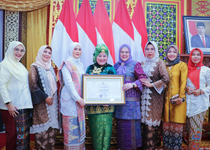 Peringatan Hari Kartini, Yulia Raih Penghargaan SIAP Bidang Sosial Budaya