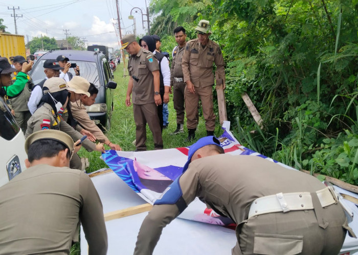 Sat Pol PP Ogan Ilir Terjunkan 30 Personel, Tertibkan APK yang Masih Terpasang di Masa Tenang