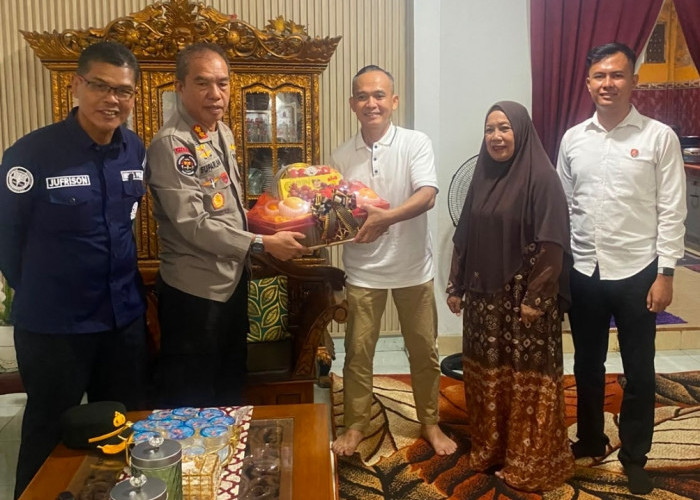 HUT Bhayangkara ke-80, Polda Sumsel Sambangi Purna ASN Polri dan Berikan Tali Asih