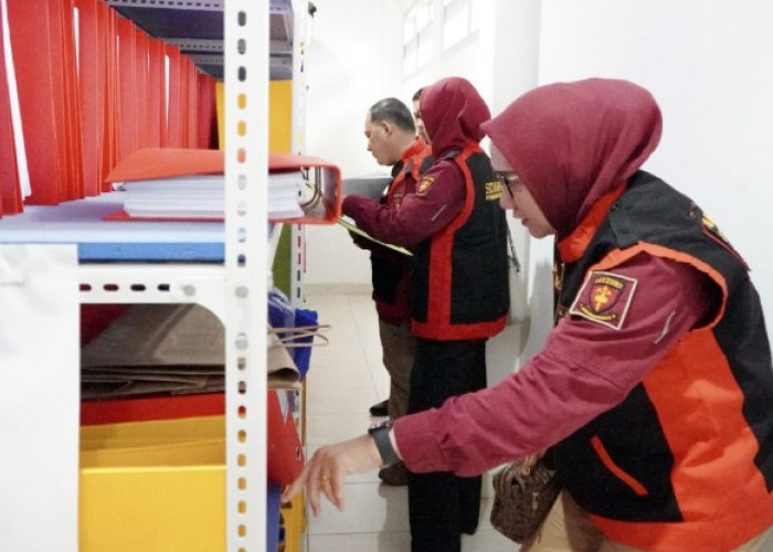 Dalami Dugaan Korupsi Distribusi Semen Rp74,3 Miliar, Rumah Dirut PT KMM- Kantor Jamkrindo Digeledah Jaksa