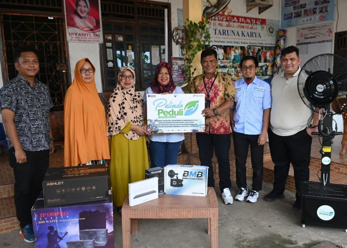 Pelindo Regional 2 Palembang Salurkan Bantuan Sarana dan Prasarana Kepada Posyandu Taruna Karya