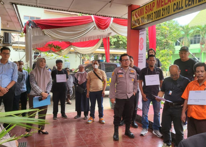 Terungkap 16 Adegan Rekonstruksi ‘Pria Ngaku Gila’ Habisi Korban Dipicu Sakit Hati Dipanggil Layaknya Ayam