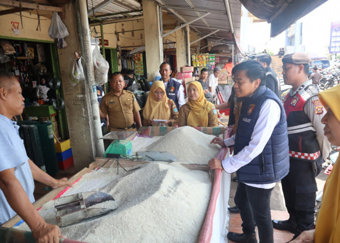 Antisipasi Penimbunan Bahan Pokok Jelang Idul Fitri 2025 di Ogan Ilir, Tim Gabungan Sidak ke Pasar Indralaya