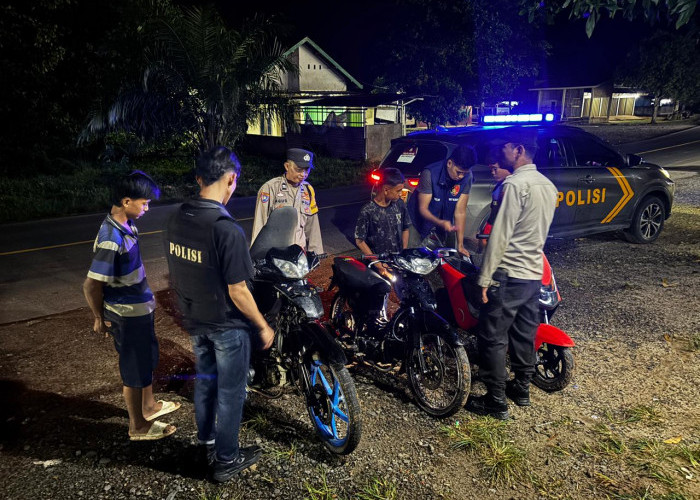 Patroli Malam Wujudkan Kamtibmas Kondusif di Rambang Lubai