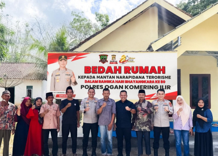 Polres OKI Bedah Rumah Mantan Narapidana Terorisme di Desa Bumiarjo Sambut Hari Bhayangkara ke-80