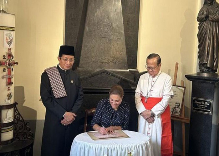 Kala Putri Mahkota Swedia Terkagum-kagum Terhadap Masjid Istiqlal dan Gereja Katedral Jakarta