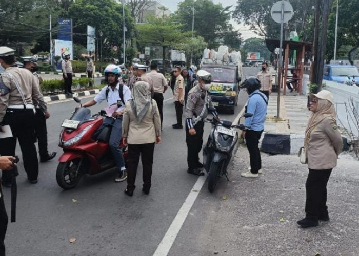 Viral Video Pengendara Motor ‘Ban Gundul’ Kena Tilang, Satlantas Polrestabes: Hoaks! 