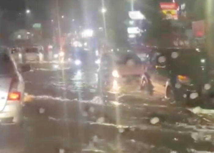 Pemkot Palembang Ungkap Biang Kerok yang Sebabkan Banjir di 13 Titik Jalan Utama