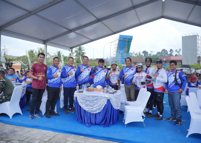 Tingkatkan Ekonomi Warga, Pusri Bangun Booth UMK di Danau Ranau