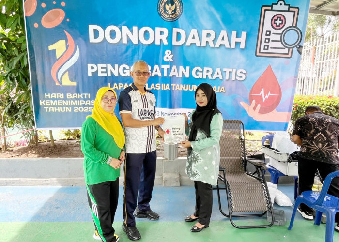 Perdana Peringati Hari Bhakti Kemenimipas, Lapas Tanjung Raja Ogan Ilir Salurkan Bantuan Sosial