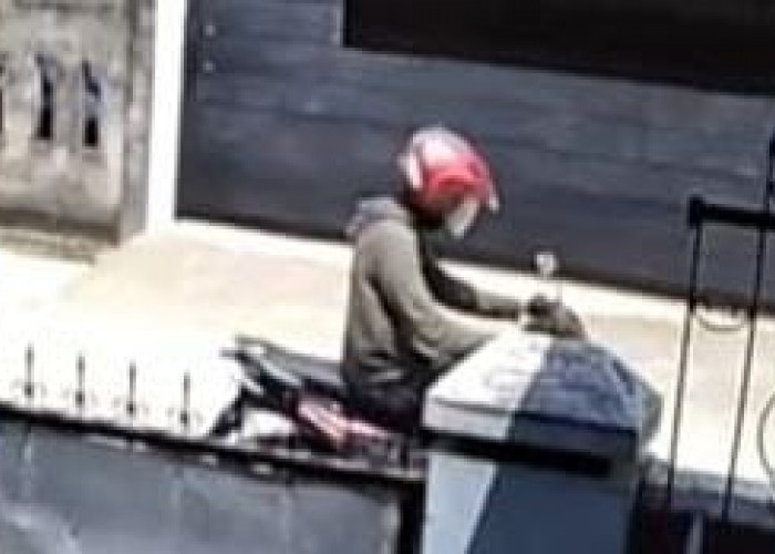 Pura-pura Beli Beras, Pria Bersenjata Api Mainan Gasak Kalung Emas 2 Suku Pemilik Warung di Talang Jambe
