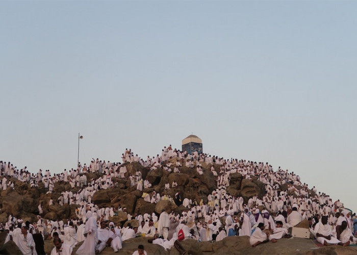 Puncak Haji Wukuf di Arafah, Jutaan Jemaah Bermunajat 